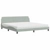 vidaXL Posteľ s matracom Dover bledosiv&yacute; 200x200 cm zamat