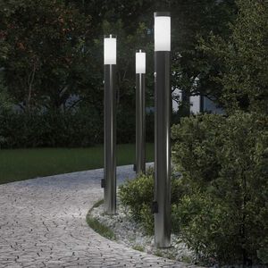 vidaXL Stĺpikov&eacute; svetl&aacute; so senzorom a z&aacute;suvkou 3 ks 110 cm nehrdzavej&uacute;ca oceľ IP44