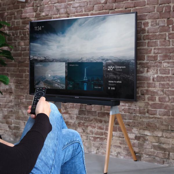 One For All TV stojan Falcon 32" - 70" svetlohned&yacute;