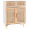 vidaXL Komoda biela 60x30x75 cm mas&iacute;vna borovica a pr&iacute;rodn&yacute; ratan
