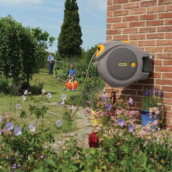 Hozelock Nástenný hadicový navijak so 40 m hadicou Auto Reel