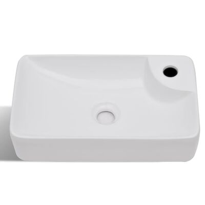 Biele keramické umývadlo do kúpeľne s otvorom na batériu