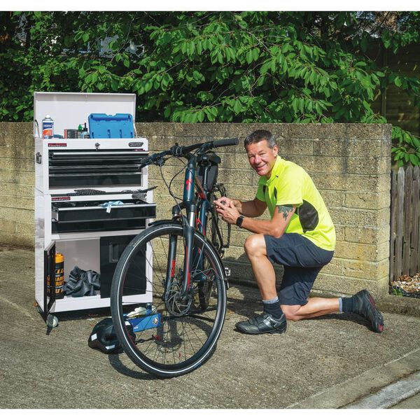 Draper Tools Skrinka a truhlica na n&aacute;radie na kolieskach 61,6x33x99,8 cm biela