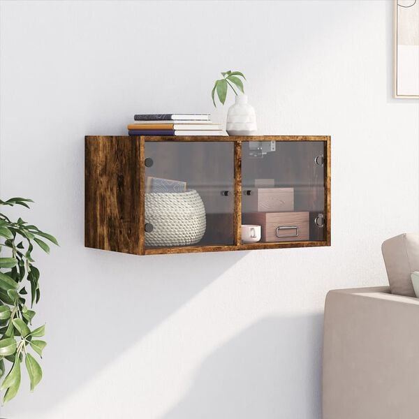 vidaXL Bočná skrinka so sklenenými dvierkami dymový dub 68,5x37x35 cm