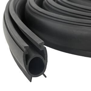 vidaXL Tesnenie gar&aacute;žov&yacute;ch dver&iacute; Čierna 41 x 33 mm 5,5 m PVC