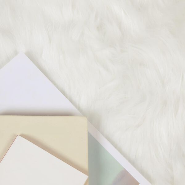 vidaXL Falo&scaron;n&yacute; ovč&iacute; kožu&scaron;inov&yacute; koberec Tafalla Biela 140 x 200 cm