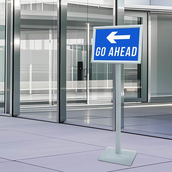 vidaXL Podstavcov&yacute; plag&aacute;tov&yacute; stojan Strieborn&aacute; 32,5 x 27 x 126 cm