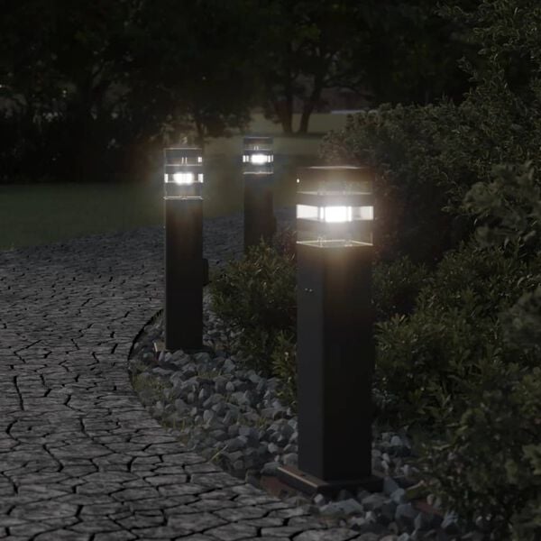 vidaXL Vonkaj&scaron;ia stojaca lampa so z&aacute;suvkou čierna 50 cm hlin&iacute;k