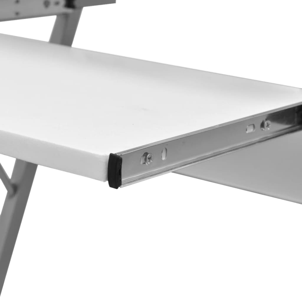 Biely počítačový stôl s vysúvacou doskou pre klávesnicu a miš